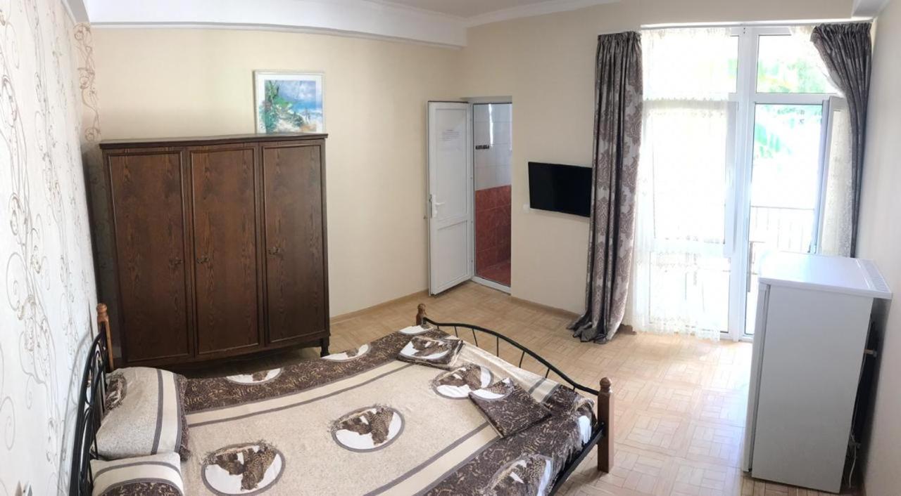 White House Hotel Gagra Luaran gambar